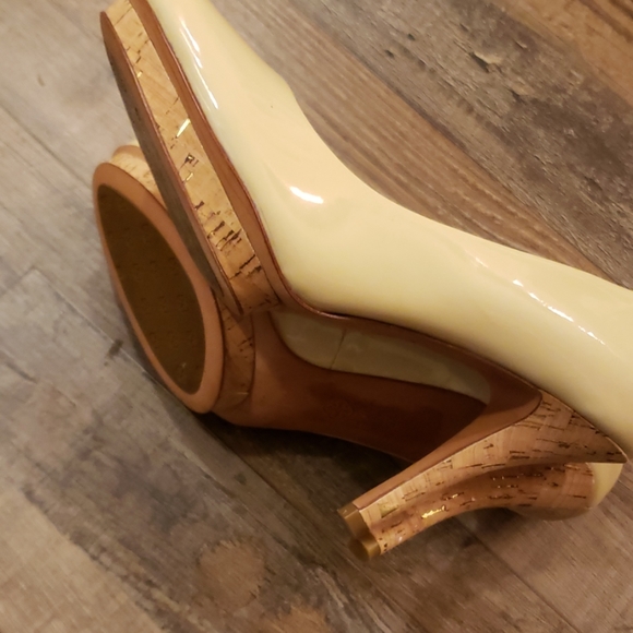 Isola nude and cork heels size 9 1/2 NWOT!!! - Picture 6 of 8